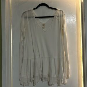 We the Free Distressed Swing Long Sleeve Size: M Color: White